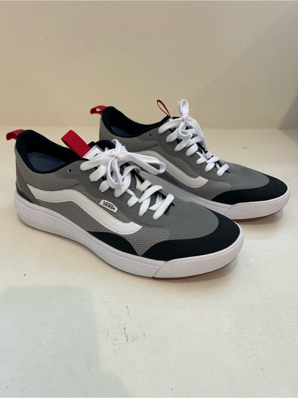 Vans Ultrarange Customs - Size 10 - Brand New